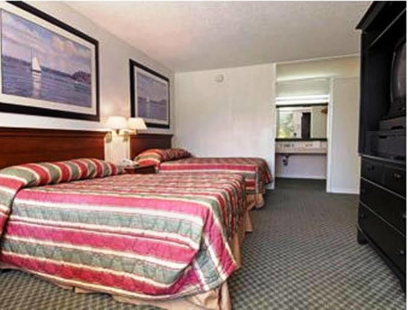 Super 8 By Wyndham Hardeeville - Savannah North Екстер'єр фото